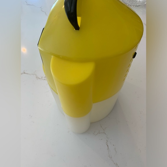 Frabill Flow-Troll Live Bait Trolling Bucket MINNOWS/SHRIMP/BAIT Made USA. - Picture 8 of 9